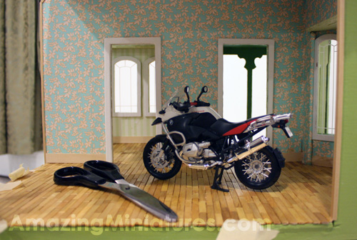 ZOMG motorcycle in my house!