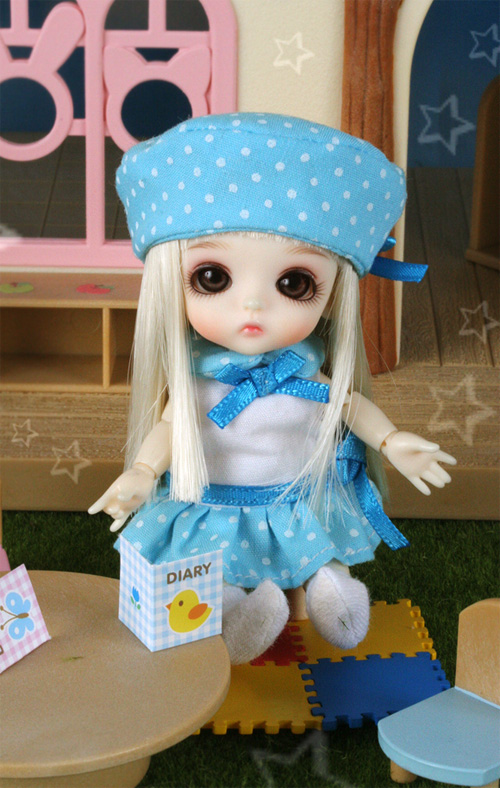 mini bjd doll