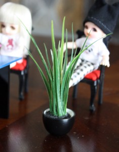 Miniature swap from FranMadeMinis: Large plant